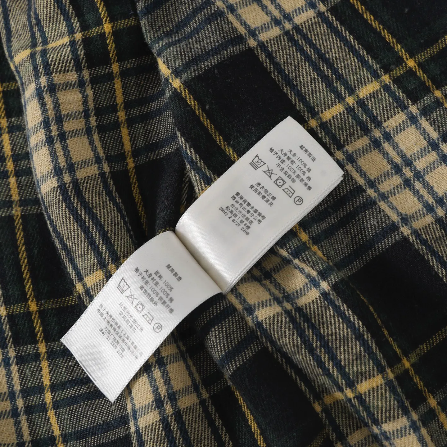 P490 #R13 Ralph Lauren Polo Country Hunting Heavy Industry Second-hand Jacket POLO Ralph Lauren 25th Spring New Casual Splicing Versatile Jacket WMPOOTWN Top is light and soft to wear, which is also a very popular Barn style recently. The version is very correct, comfortable to wear and has a sense of style at the same time. The splicing details are also very exquisite. The 100% pure cotton has just the right hardness and is not that stiff!! It is a very outstanding piece, and the texture and fit can be seen immediately on the upper body. This collection is fantastic, both in design and fabric. Retro and timeless Color: Khaki Size: M-XXL M: Bust 120 Length 72 Sleeve length 62 Shoulder width 49 L: Bust 124 Length 74 Sleeve length 63 Shoulder width 50